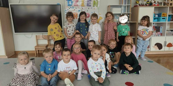 Jasie i Małgosie w Dniu Kropki.jpg