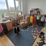 Przedstawienie rodziny pana Tralalińskiego.