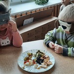 Zagadki smakowe - dzieci rozpoznają i nazywają owoce.jpg